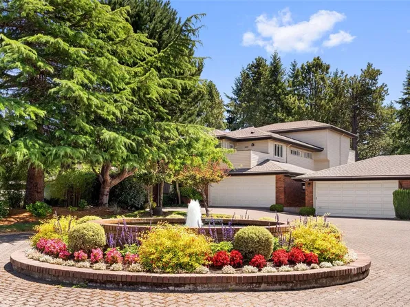 2345 Cedar Hill Cross Rd #115, Oak Bay, BC V8P 5M8
