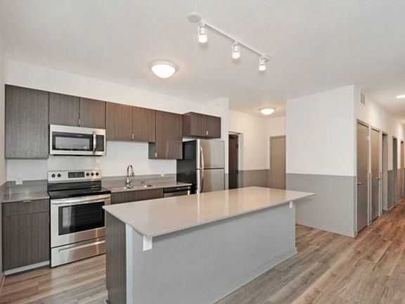 4th image of 617 10th Ave SE #303