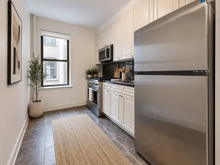 596 Edgecombe Ave #2E — Photo 3
