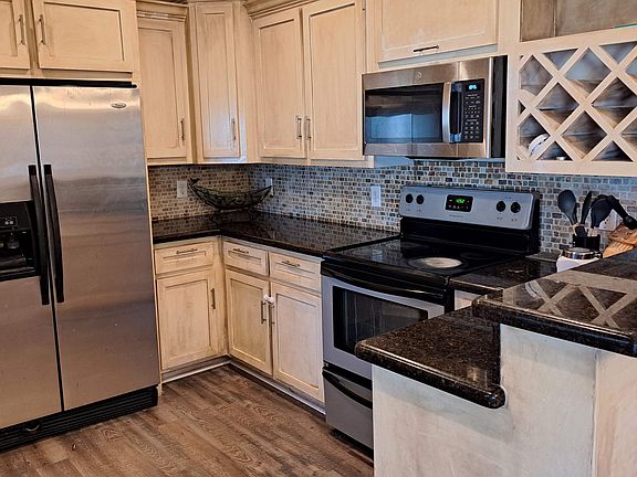 3rd image of 5210 Heatherbrook Dr