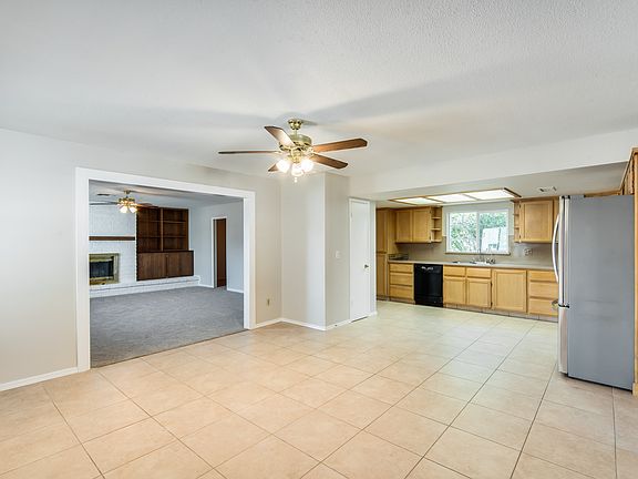 2nd image of 1910 E Watson Dr