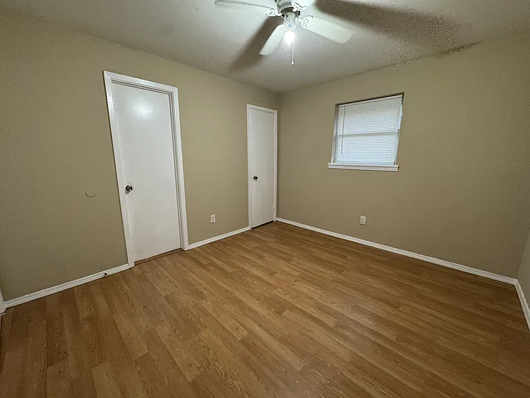1034 W Village Ct #C — Photo 8