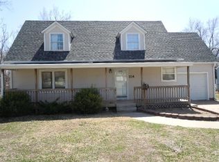 314 NE 12th St, Abilene, KS 67410
