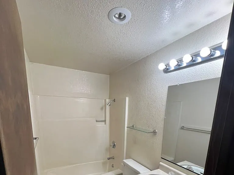 814 Cherry St #C — Photo 6