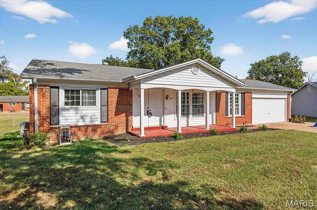2953 New Castle Dr photo 1