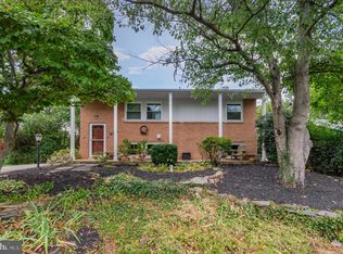 309 Williamsburg Rd E, Sterling, VA 20164