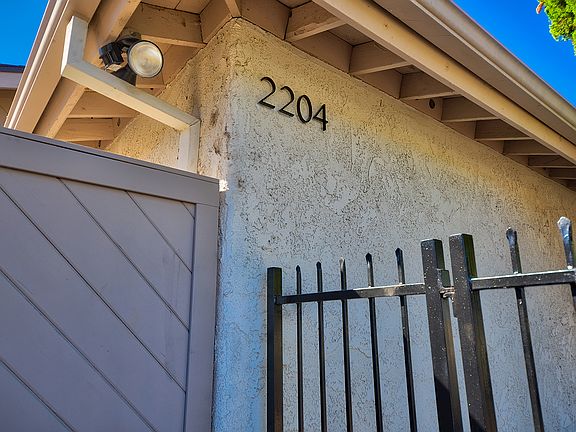 3rd image of 2204 Chandler St