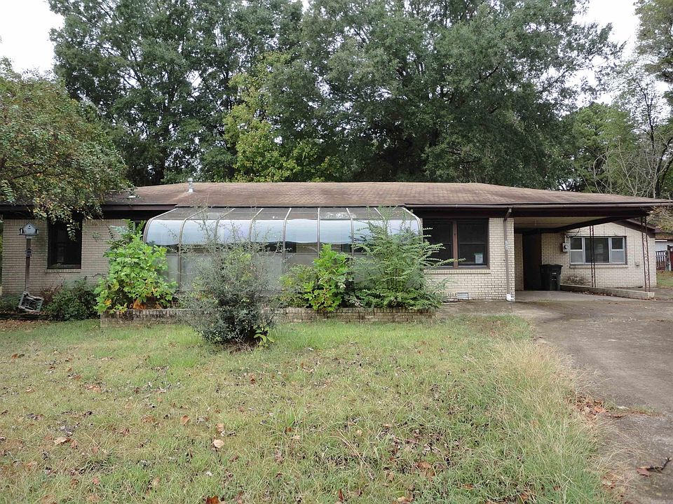 1st image of 206 S Collison Ave