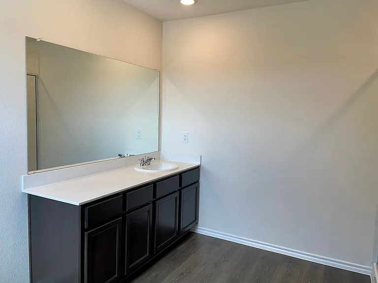 3205 Sweetwater Way — Photo 7