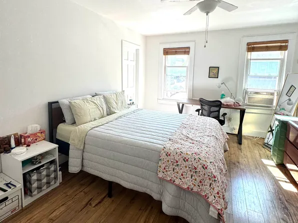 556 6th Avenue image 5 of 12