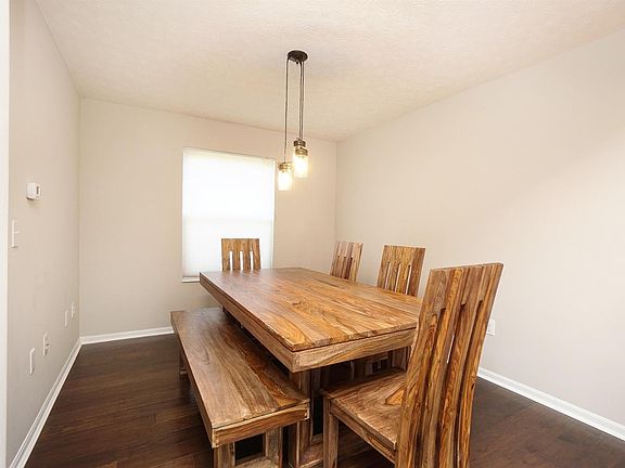 5th image of 716 Willow Pond Ct