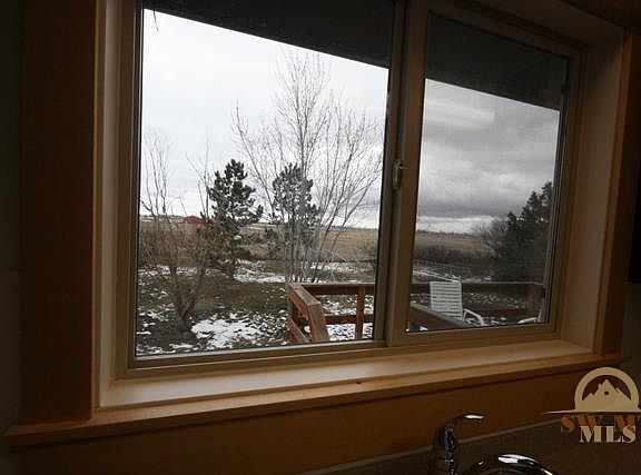 5th image of 375 Coulee Dr