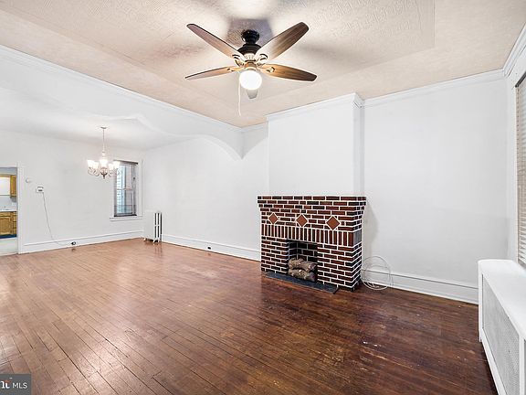 5th image of 3440 Ainslie St