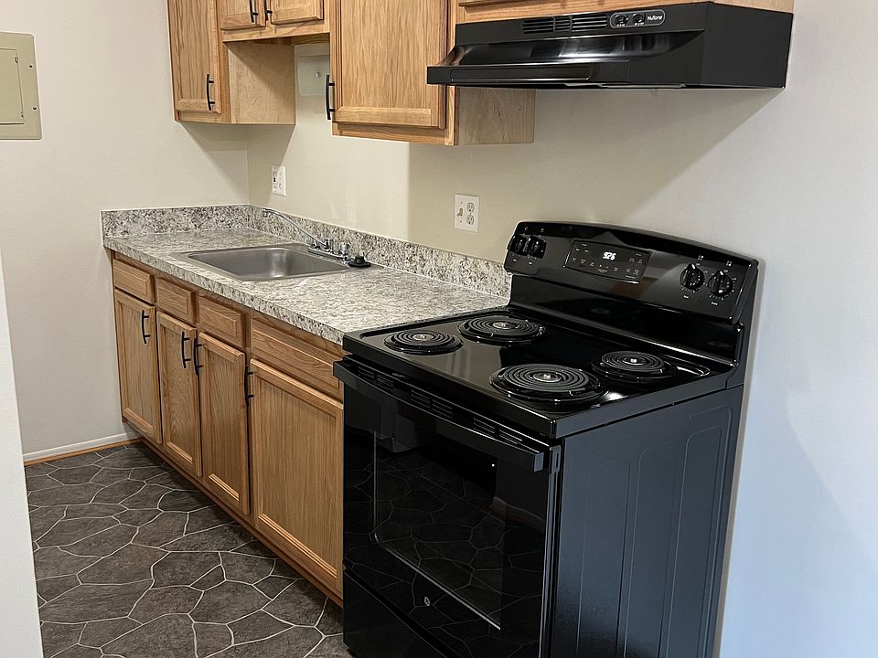 1st image of 29500 Beechwood St APT 17