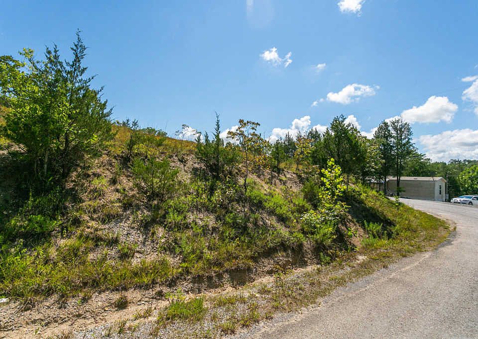 2nd image of 1210 Holbert Cem Rd