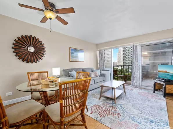 1909 Ala Wai Blvd APT 807, Honolulu, HI 96815