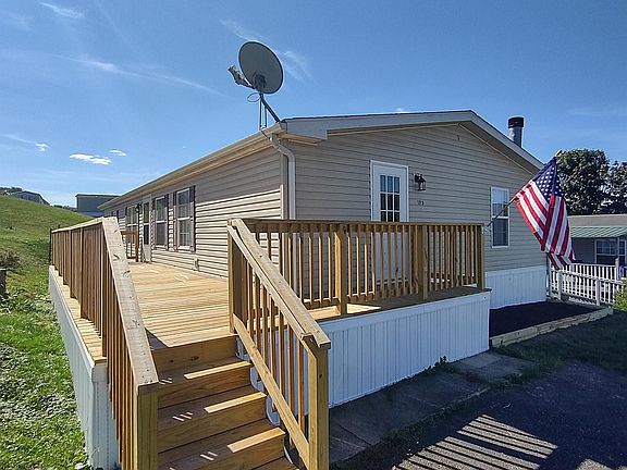 Exterior Image-1-Commodore Homes Brookside Village