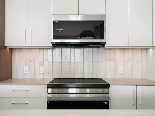2881 Leigh Rd #318, Langford, BC V9B 4G5
