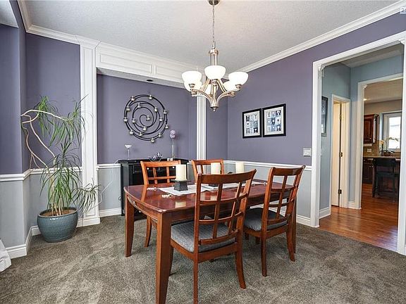 5th image of 721 SW Winterstar Dr