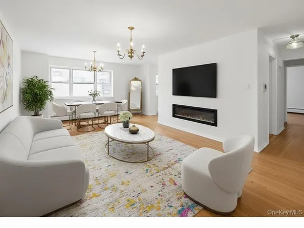 99-99 70th Ave #5D, Flushing, NY 11367