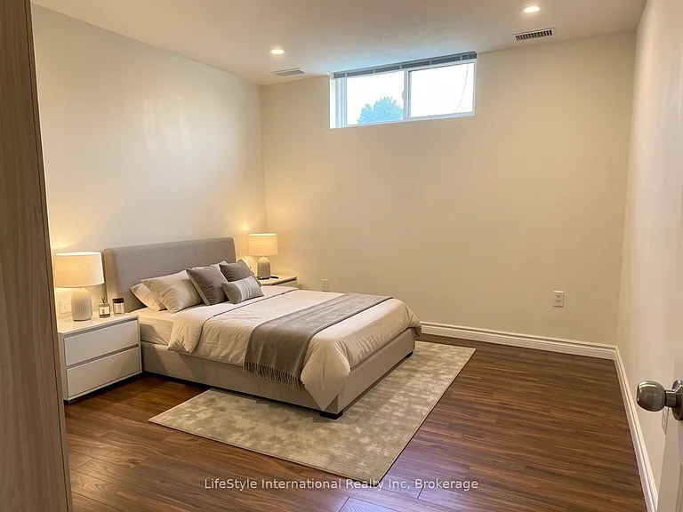 114 Clairfields Dr W #LOWER — Photo 3