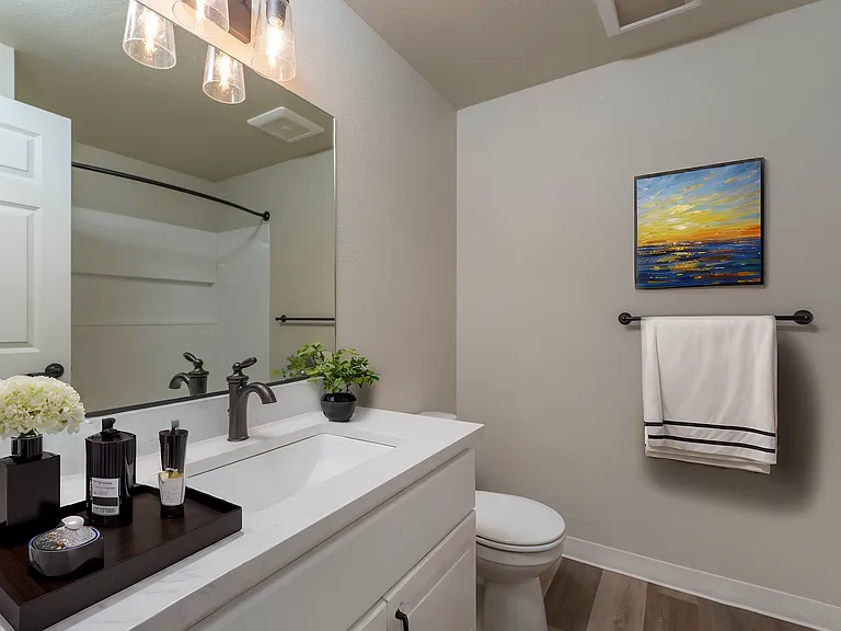Step into this sleek and stylish bathroom, where elegance meets function. Step into this sleek and stylish bathroom, where elegance meets function.