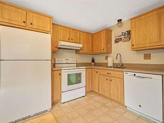 4th image of 106 Twin Brook Ln #106