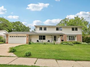 1149 Downing Dr, Waukesha, WI 53186