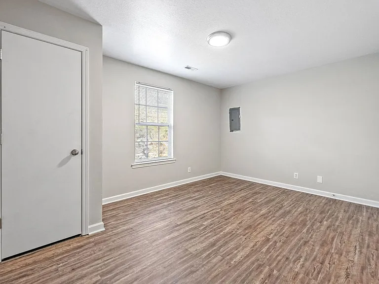 Lexington Drive -209 — Photo 11