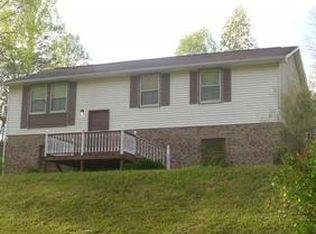 127 Winthrop Ln, Clendenin, WV 25045