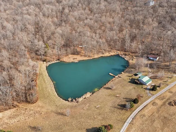 8923 E Sassafras Rd, Bloomfield, IN 47424