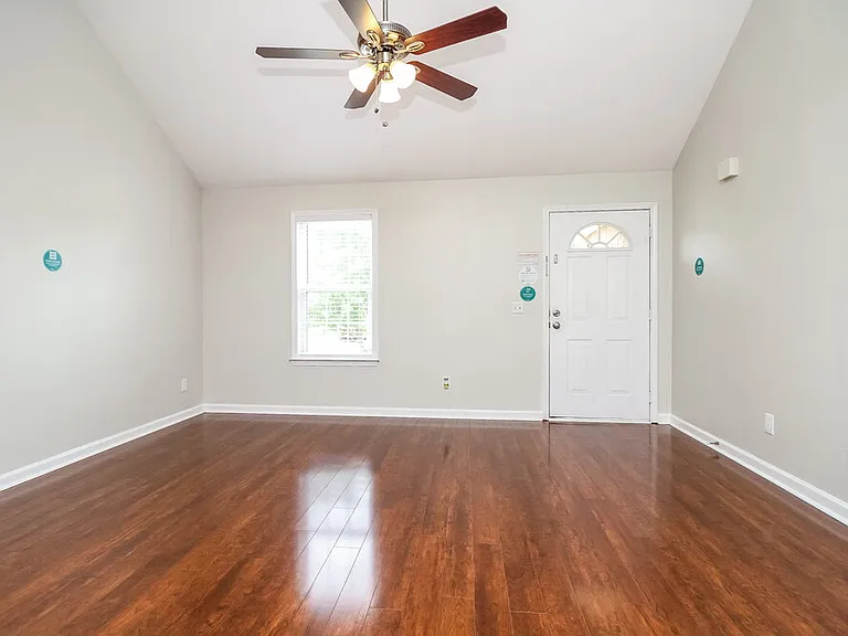 615 Zellwood Dr — Photo 4