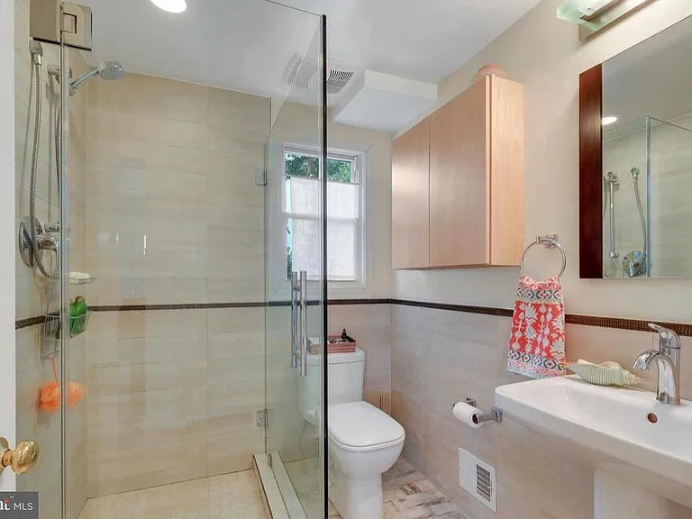 9504 Milstead Dr — Photo 14