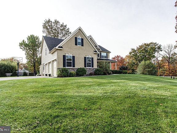 2nd image of 3796 Stellas Way