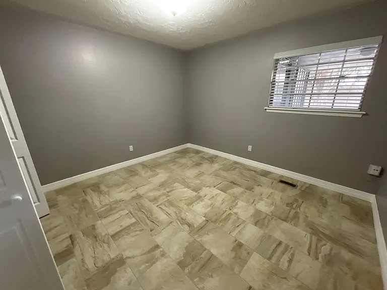 1421 Pheasant Run Ct — Photo 10