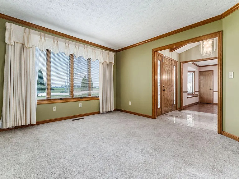 6002 Bowen Rd — Photo 32