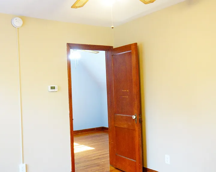 806 Houston Ave — Photo 7