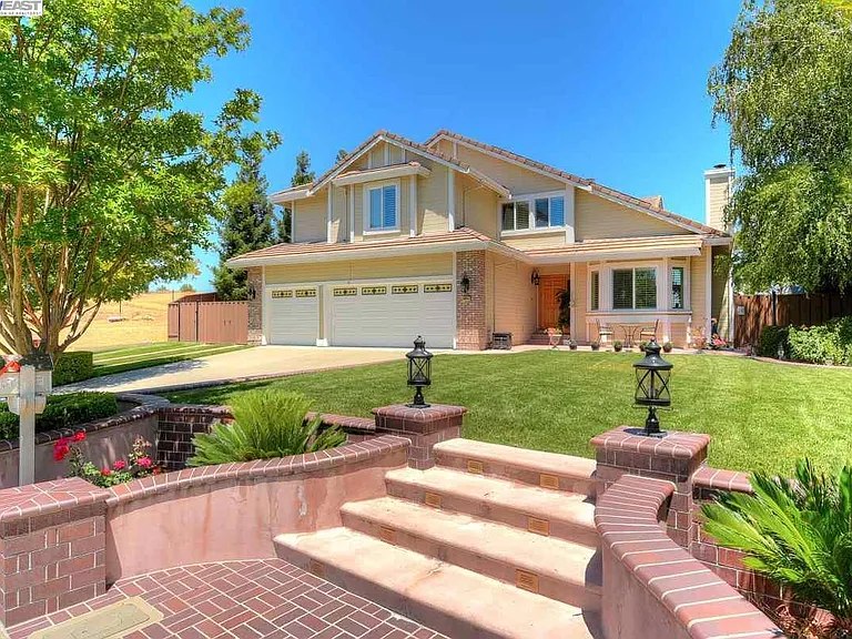 3644 Glasgow Cir — Photo 1
