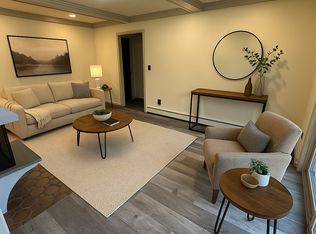 1233 High Point Cir, Amherst, OH 44001