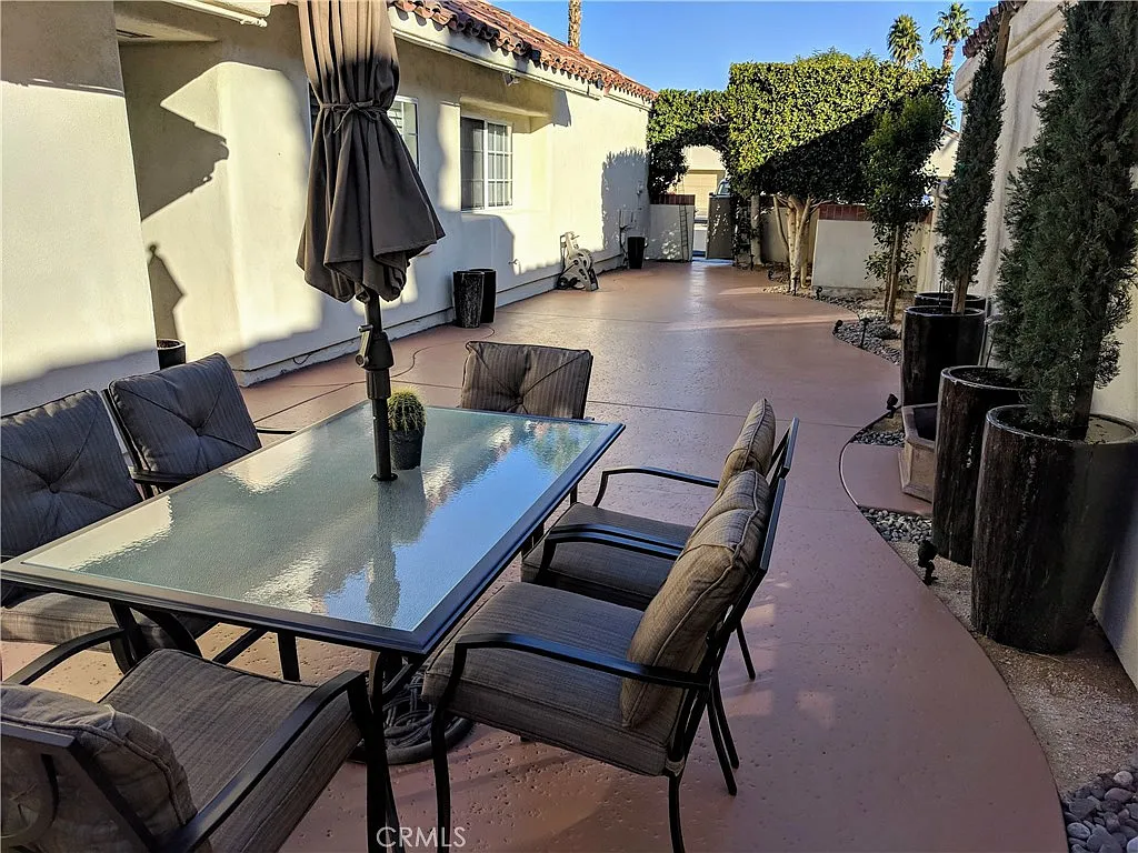 2 bed, 2.5 bath, 1650 sqft, $4,500 — Photo 1
