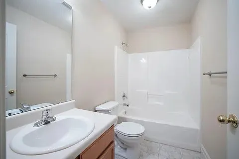 1143 S Elmwood Ave — Photo 15