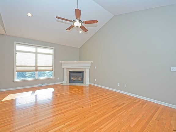 4th image of 21 Brighton Dr