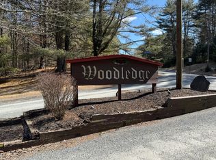 Woodledge Village Meadow Ct, Hawley, PA 18428