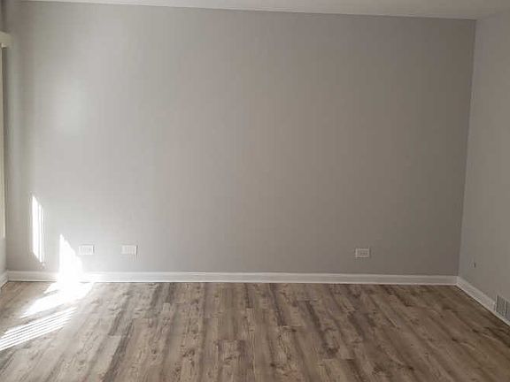 2nd image of 328 Lilac Ln #C