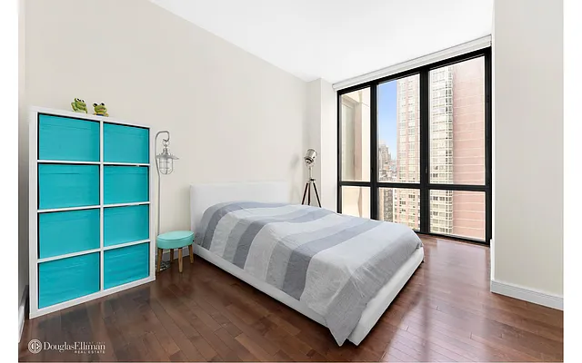 Sold by Douglas Elliman | media 25