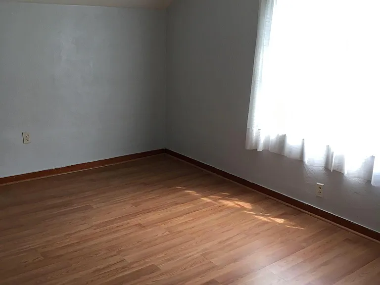2873 Hemlock St — Photo 15
