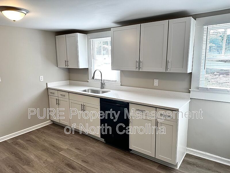 1st image of 606 Carver Dr