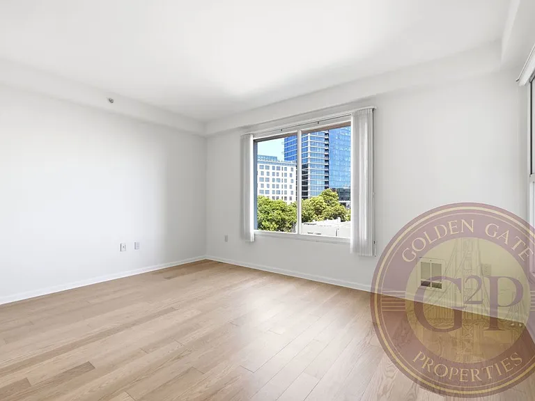 140 S Van Ness Ave #429 — Photo 12