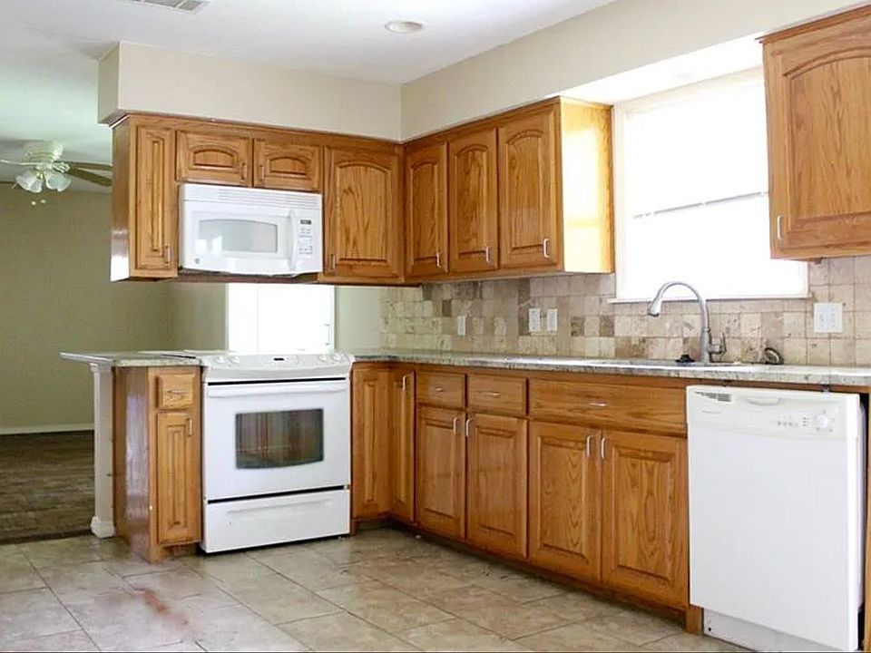 1st image of 714 Hughes Dr