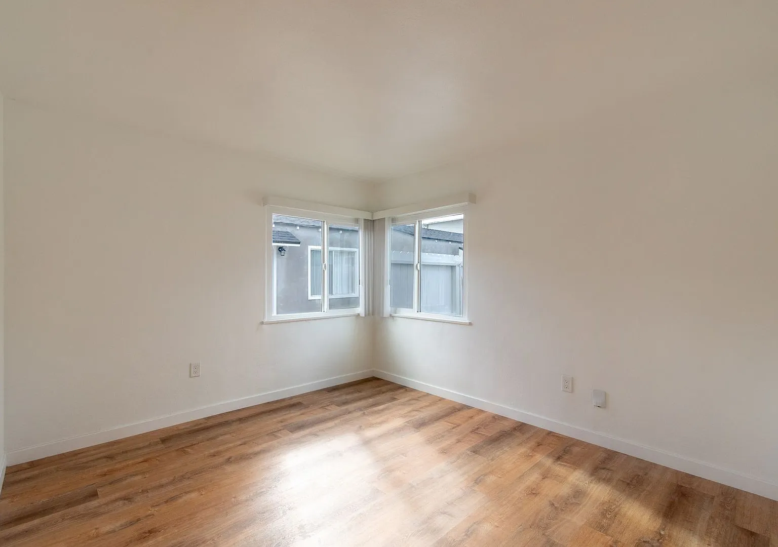 135 & 137 Broadway — Photo 3